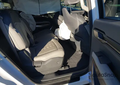 2026 Kia Ev9 Wind из США, поврежденный, VIN 5XYAFFS57TG007430